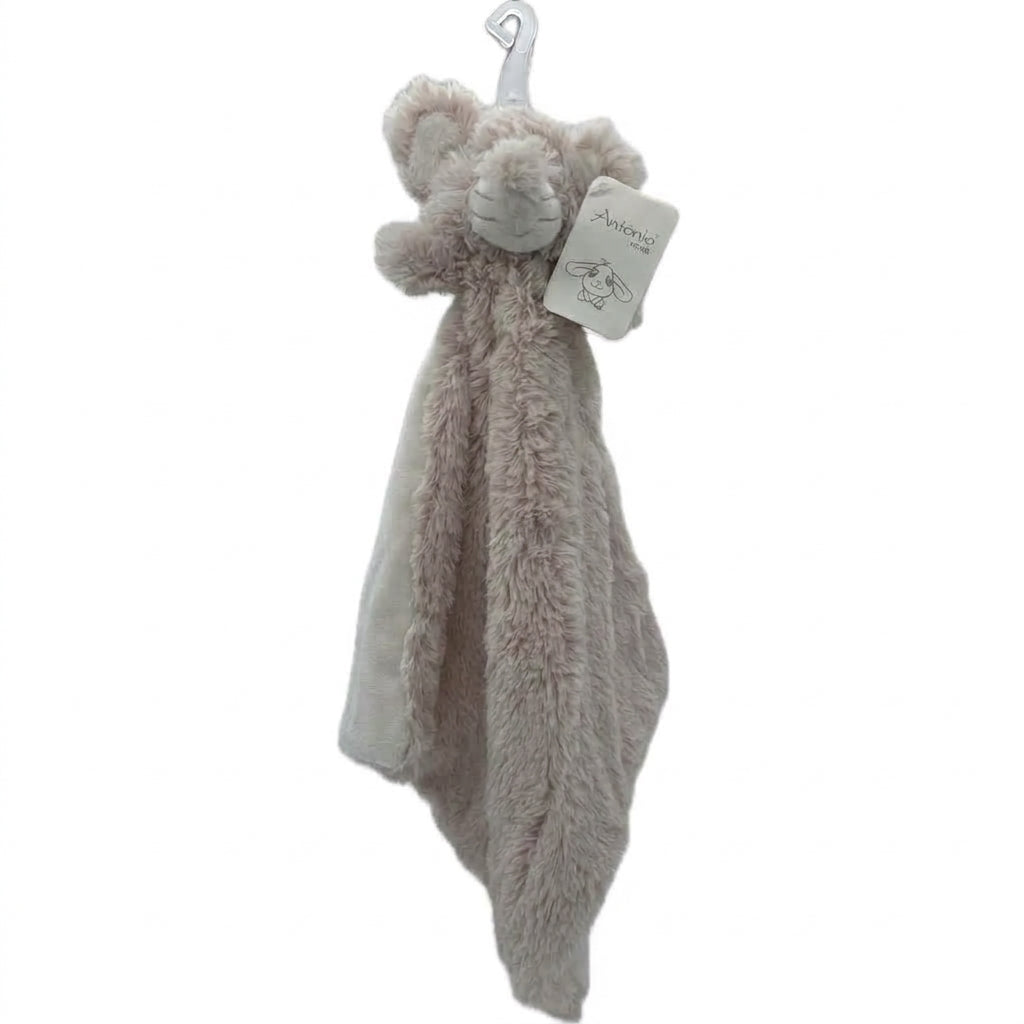 Vierkante, roze plush knuffeldoek van Antonio Home, voorzien van een muizenkop . Het doek is hangend gefotografeerd tegen een witte achtergrond, met het productlabel en 'Antonio Home' tag zichtbaar
