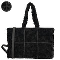 Voorkant van de zwarte Fay shopper van Enrico Benetti (65018), met zachte teddy‑structuur en ruim ontwerp.