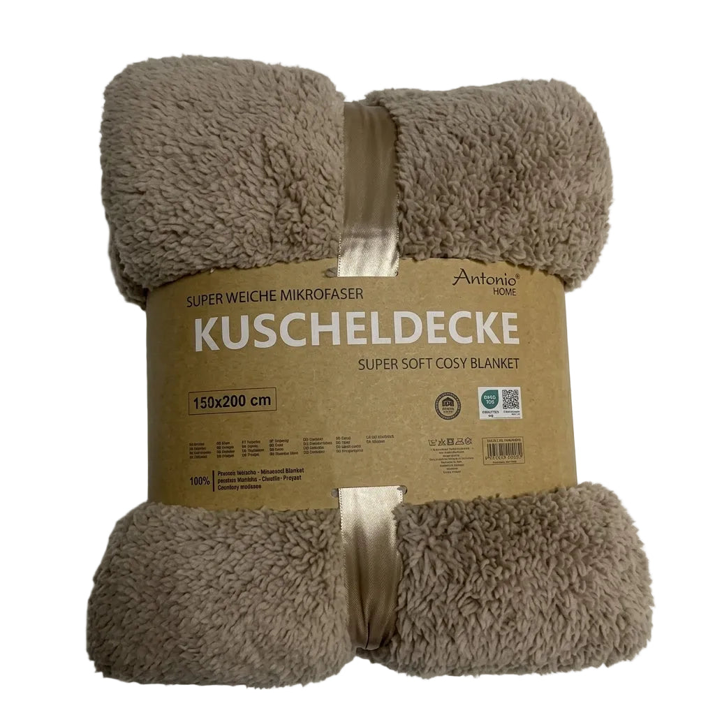 Beige teddy deken van zachte microvezel 150x200 cm, opgerold verpakt en geschikt als warme plaid voor bank en bed
