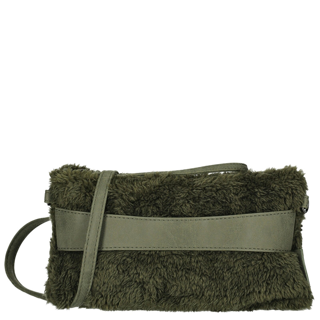 Voorkant olijfkleurige Enrico Benetti teddy clutch/crossbody 66705; fluffy teddy stof en compact design.